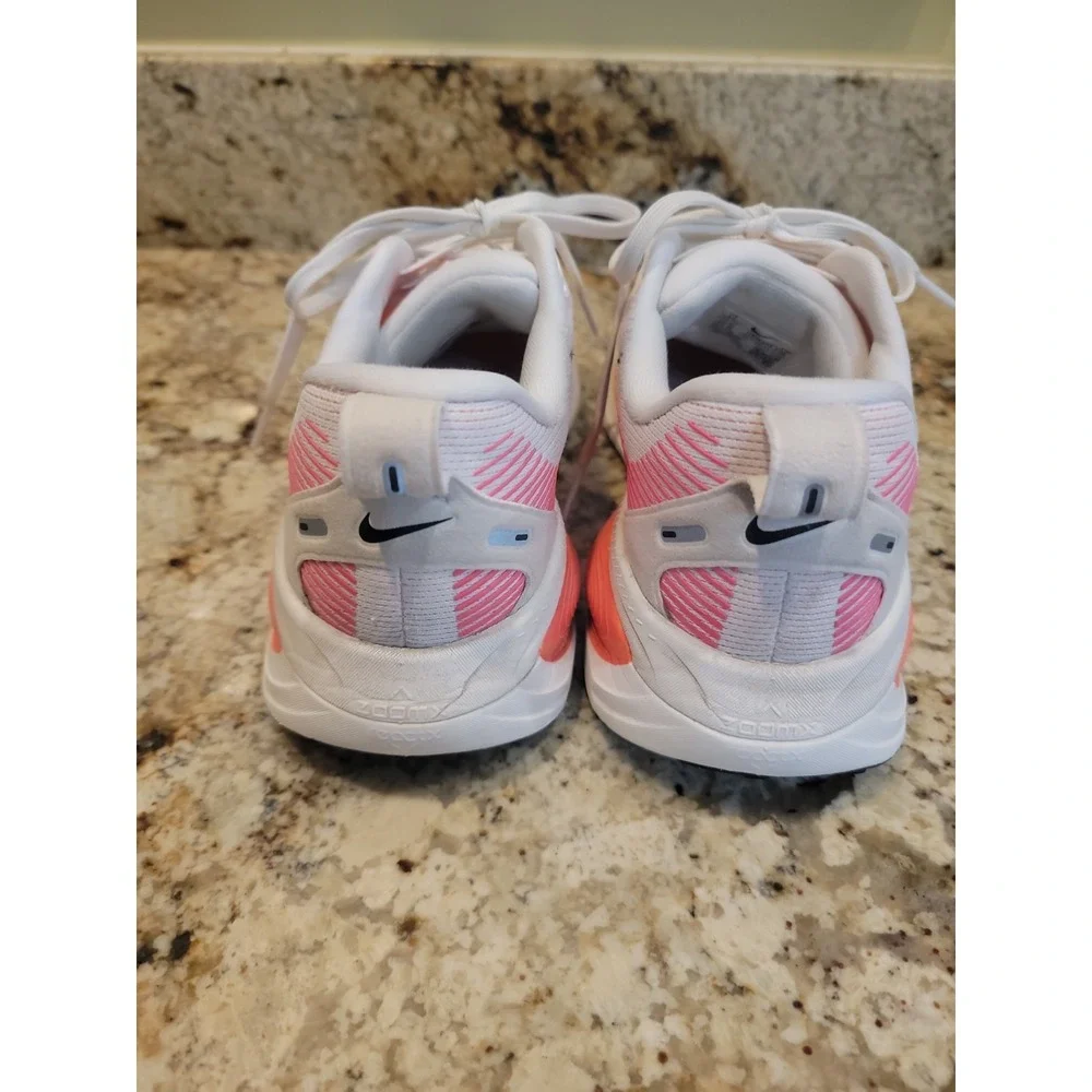 Nike Women's Vomero 18 HM6804-100 White Running Shoes Size 10 B Sneaker